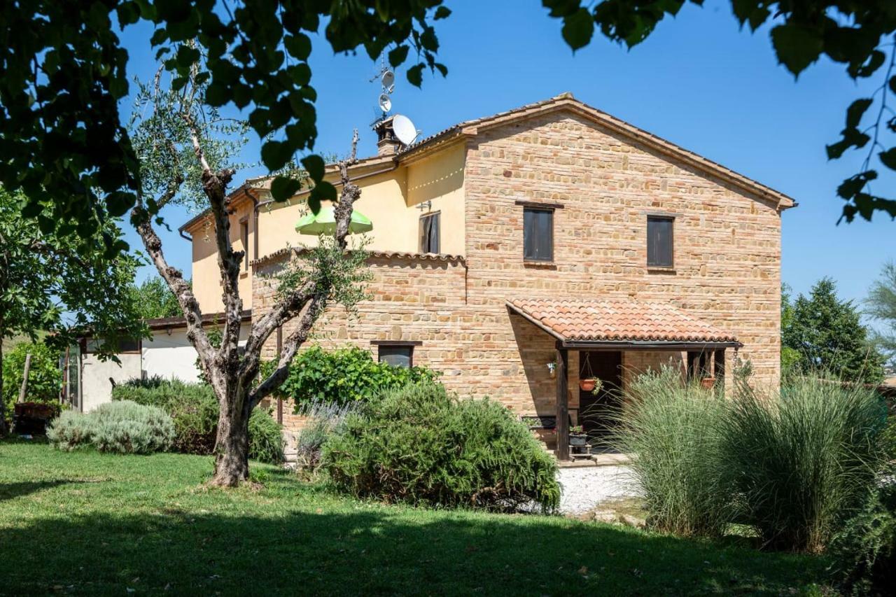 Il Casale Di Aurora Country House Colmurano Exterior photo